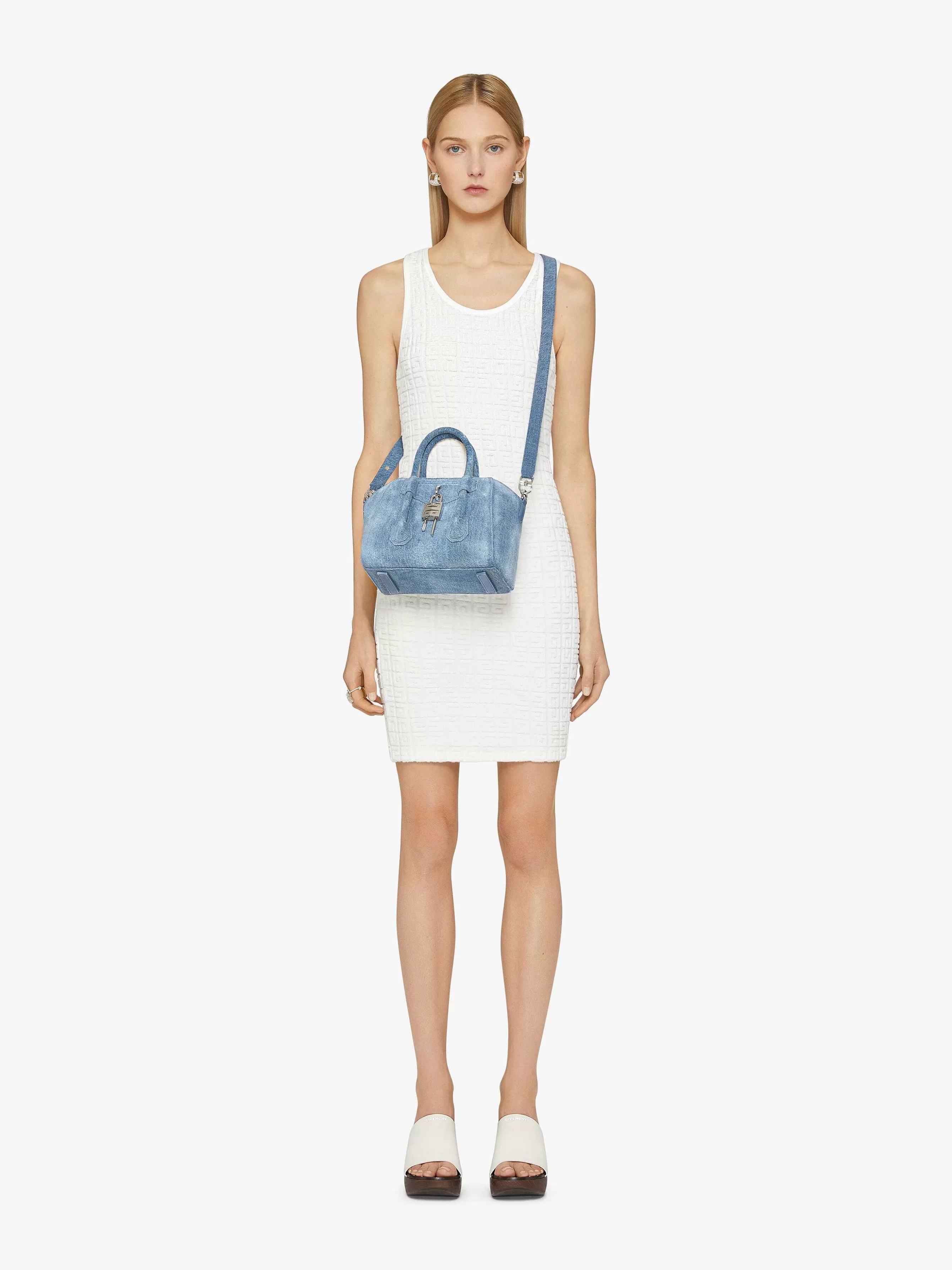 Givenchy Antigona>Mini Sac Antigona Lock En Denim Delave Bleu Moyen