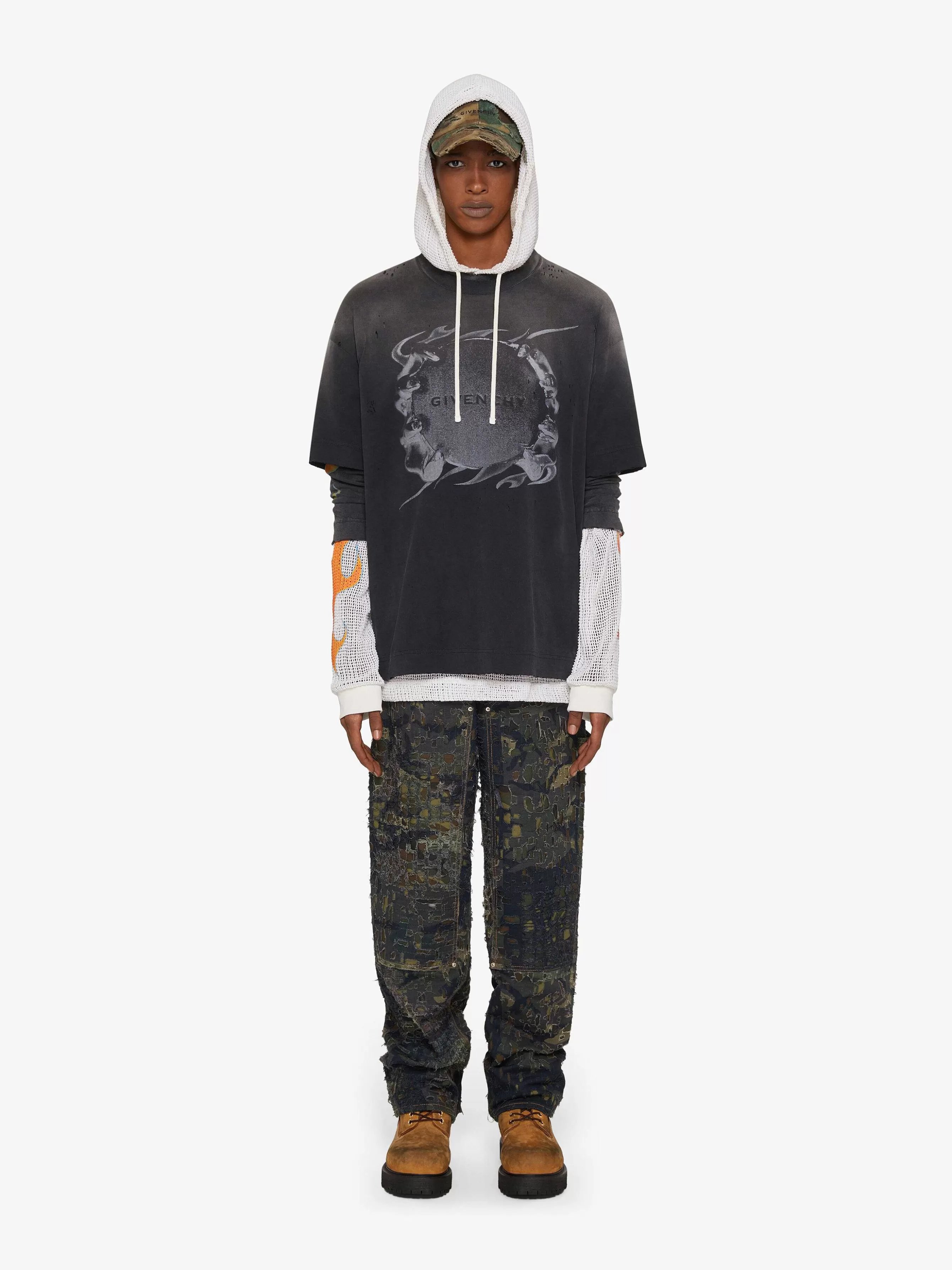 Givenchy T-Shirts>T-Shirt Coupe Decontractee En Coton Avec Imprime Bague Noir