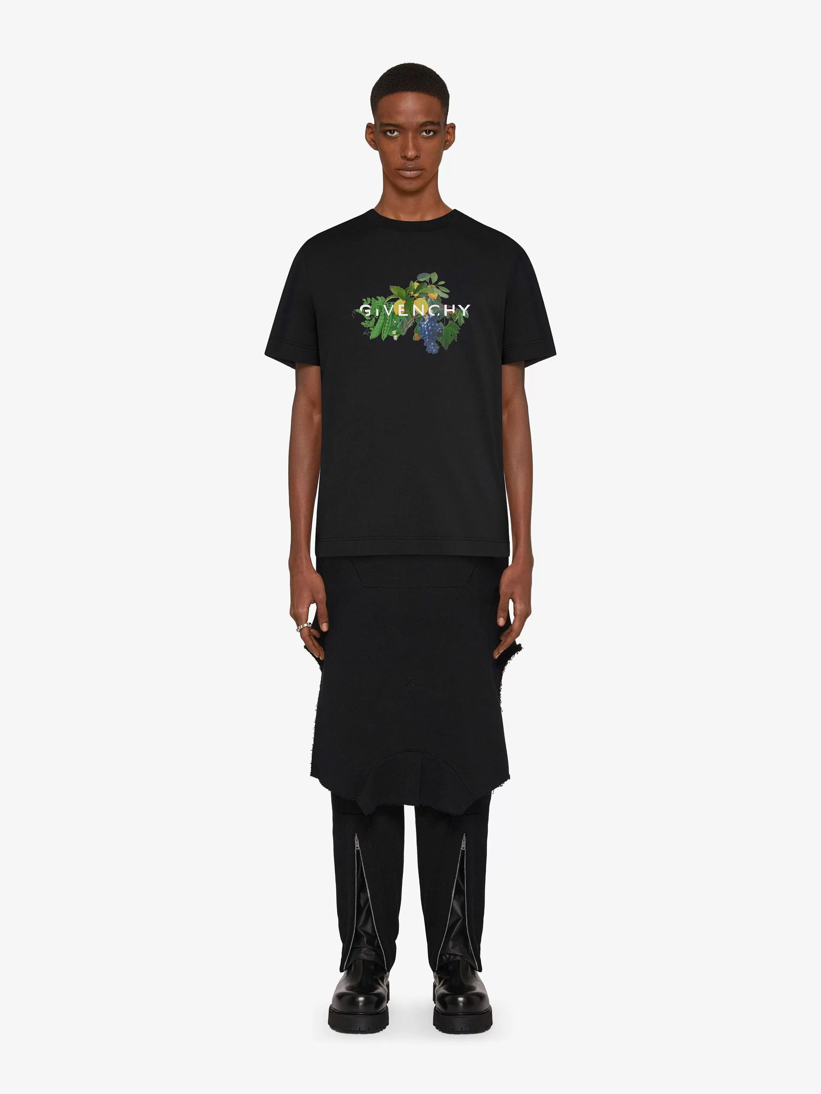 Givenchy T-Shirts>T-Shirt Coupe Slim En Coton A Imprime Fruits Noir